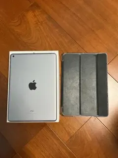 iPad（第6世代）32GB スペースグレイWi-Fiモデル　ケース付き