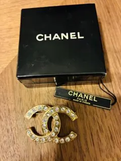 CHANEL ラインストーンブローチ 大き目のサムネイル