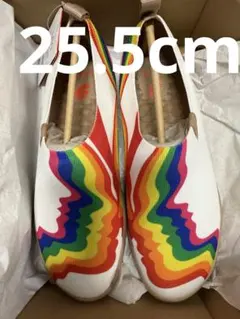 [UIN] スリッポン ローファースリッポン アート旅行靴 幅広靴