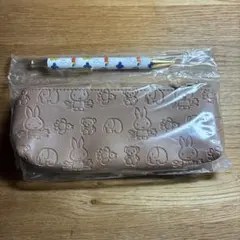 新品 ミッフィー 型押しペンケース ボールペン付き リンネルのサムネイル