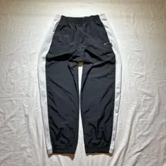 テックパンツ