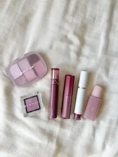ピンクコスメまとめ売り . hince . addiction . laka .のサムネイル