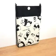 スマホポーチ(本体)　パンダ柄　サコッシュ　ミニショルダー　サブバック