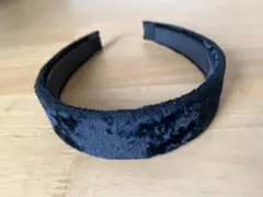 カチューシャ　ブラック　ベロア　ヘアアクセ