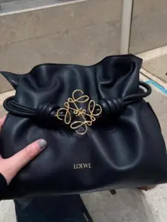 LOEWE ブラック ドローストリングバッグ