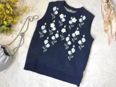 新品タグ付】Apuweiser-riche 花柄刺繍 ノースリーブ ニット - メルカリ