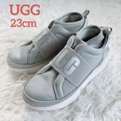 美品✨UGG アグ ニュートラスニーカー 厚底 スリッポン シルバー 23cmのサムネイル