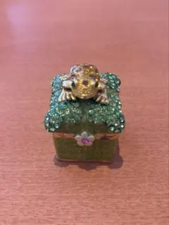 ♤♥♧♢新品未使用！ブルーグリーンカエルのジュエリーケース - メルカリ
