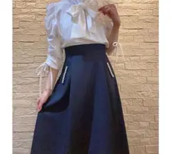 ネイビー　フレア　スカート　膝下あたりの丈です