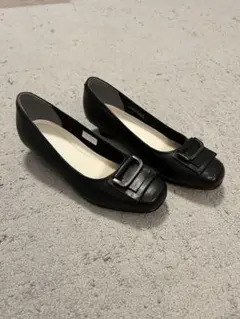 fauve ブラック バックル付き フラットパンプス