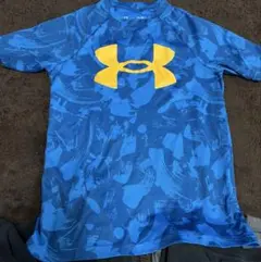 アンダーアーマー　Tシャツ