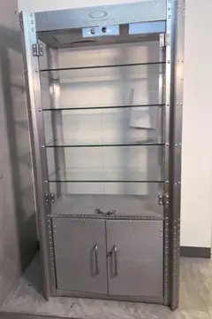 【希少】【非売品】Oakley オークリー正規ディーラーディスプレイケース大きめ 希少】【非売品】Oakley オークリー正規ディーラーディスプレイ