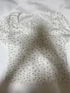 白 花柄 半袖 Tシャツのサムネイル