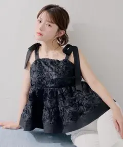 SNIDEL】オフショルダー フリル 半袖 トップス ブラック 花柄 - メルカリ