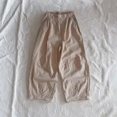 Le colis ソフトツイル脇タックコクーンパンツのサムネイル