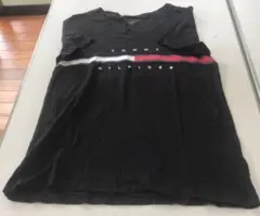 TOMMY HILFIGER ブラック tシャツ