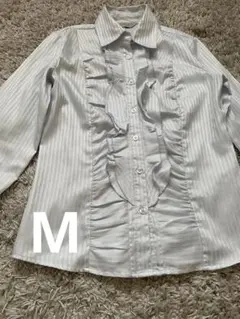 セオリア　フリル付きストライプ長袖シャツ