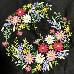 刺繍ハンドメイドトートバッグ　刺繍ハンドメイド　ハンドメイドバッグ　コスモス