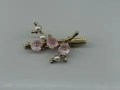 桜の花とパールのヘアクリップ