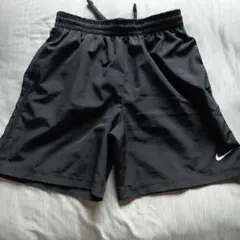 Nike ブラック ショートパンツ M