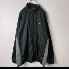 NIKE 超軽量　ナイロンジャケット　ウィンドブレーカー　XL フルジップ
