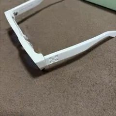 中古品Off-White サングラス ホワイト