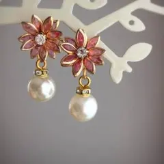 ラスト1個！ハンドメイド ピアス お花と揺れるパール