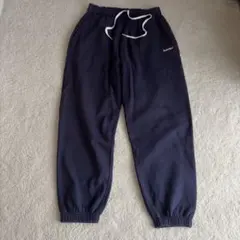 【BrokenBase】ワンポイント刺繍裏起毛スウェットパンツ