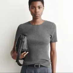COS ポイントルニットTシャツ リブ編み 半袖 Tシャツ グレー Sサイズのサムネイル