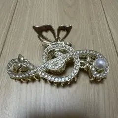 金色 蝶デザイン ヘアクリップ