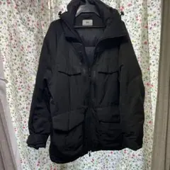 ユニクロ　ホワイトマウンテニアリング　コラボダウン黒　サイズS