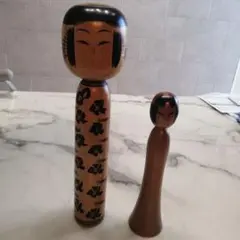 伝統的な木製こけし人形セット