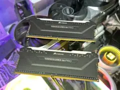 Corsair RGBメモリ DDR4 16GB 3200MHz 8G