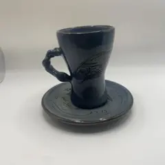 青い陶器の魚デザインカップと皿セット