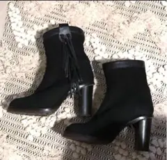 大幅お値下げ！VALENTINO 黒 フリンジ付き ムートンスエードブーツ