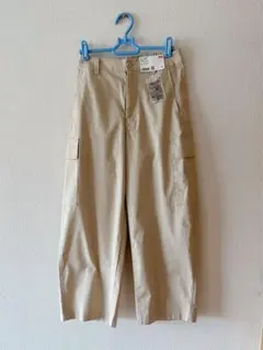 新品☆ ユニクロ バレル カーゴパンツ ベージュ Sのサムネイル