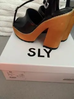SLY スライ 厚底ヒールのサムネイル