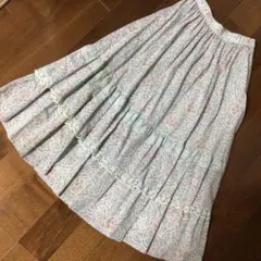 未使用タグ付　馬里邑　フレアスカート　19，800円　63-88　裏地に小穴のサムネイル