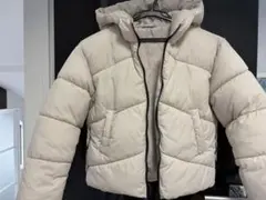 ZARA フード付きクリーム色ダウンジャケット　134