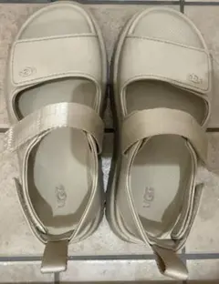 UGG ゴールデングロウ サンダルのサムネイル