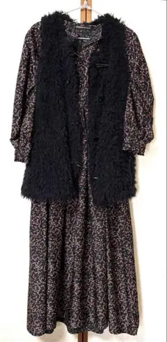 衣替えセール！ハグオーワーのフェイクファー　ロングベストです！