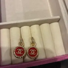 CCロゴ・ ゴールド レッドピアス