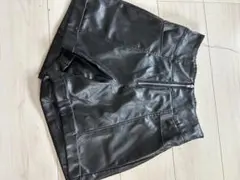 合成皮革 ブラックショートパンツ ハイウエスト