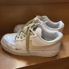 Nike エアフォース1 ホワイト/ベージュ　23.5