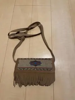 ミネトンカ　フリンジショルダーバッグ