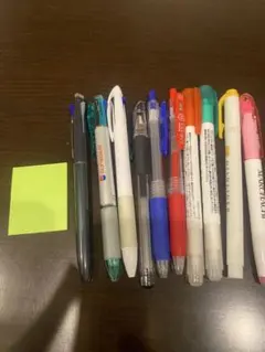多色ボールペンとマーカーセット 10本