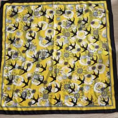 LUSH ラッシュ 風呂敷 knot wrap ノットラップ ツバメ 黄色のサムネイル