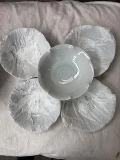 ホワイト陶器皿5枚セット（渦巻き模様）