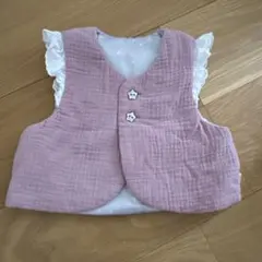 アプレ　フリル付き　　薄紫ベビーベスト 70〜80cm