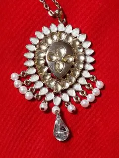 ゴールド系　大ぶりペンダントヘッドのネックレス